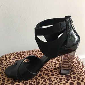SALE! 💞 Donald J. Pliner heels